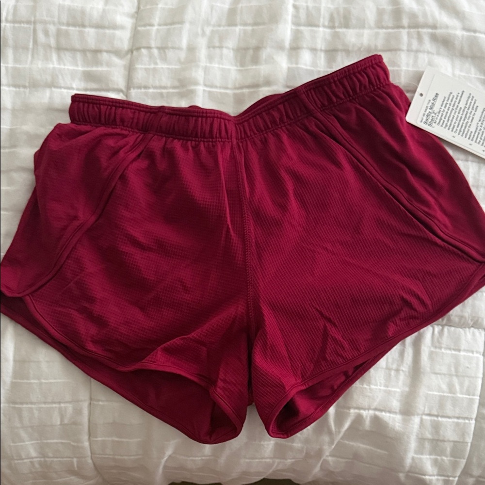 Lululemon swiftly mid-dude short 3in in berry rumble NWT